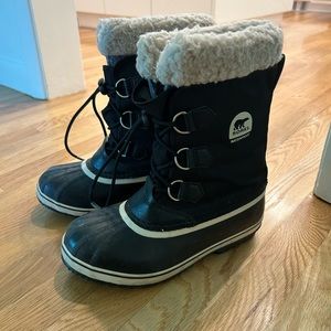 Women’s SURREL snow boots